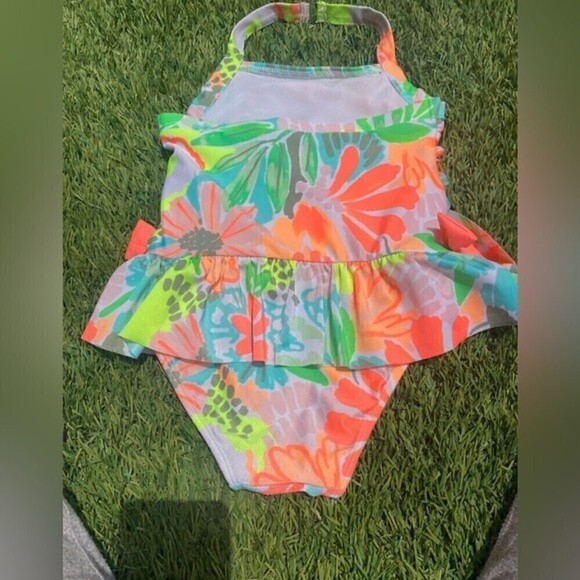 Cat & Jack swimsuit size 5t one piece swimsuit floral used in great condition - Picture 2 of 9